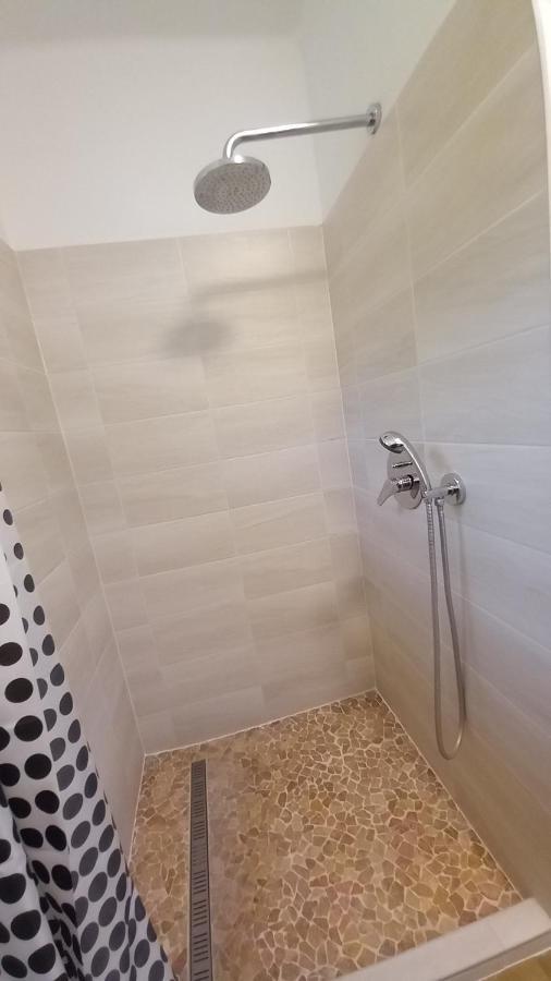 Kucko Apartman Badacsonytördemic Buitenkant foto